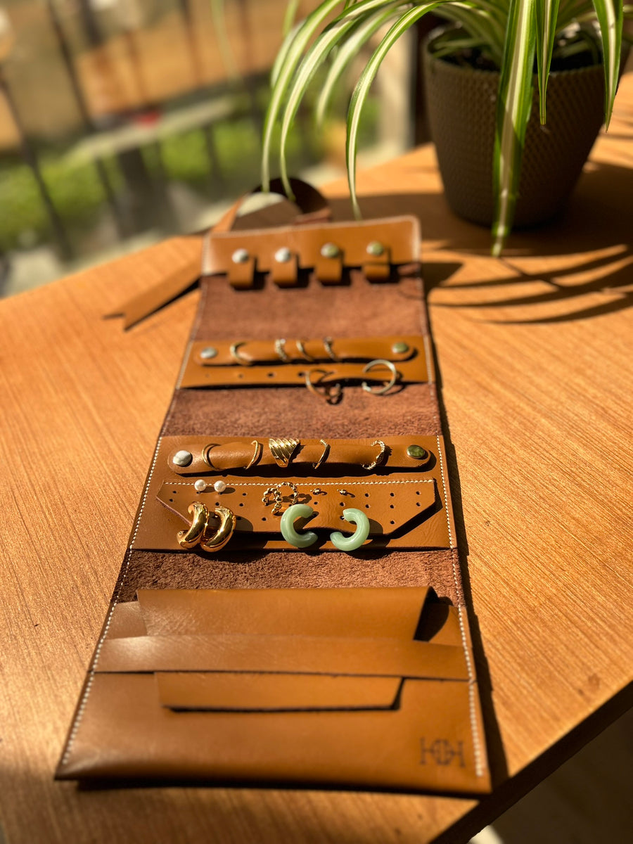 Large Jewellery Roll · Tobacco Brown